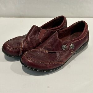Clarks Ashland Loop Womens Size 7.5M Burgundy Textured Leather Loafers